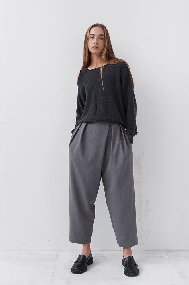 Штани об'ємні із складками сірий (БР 84)